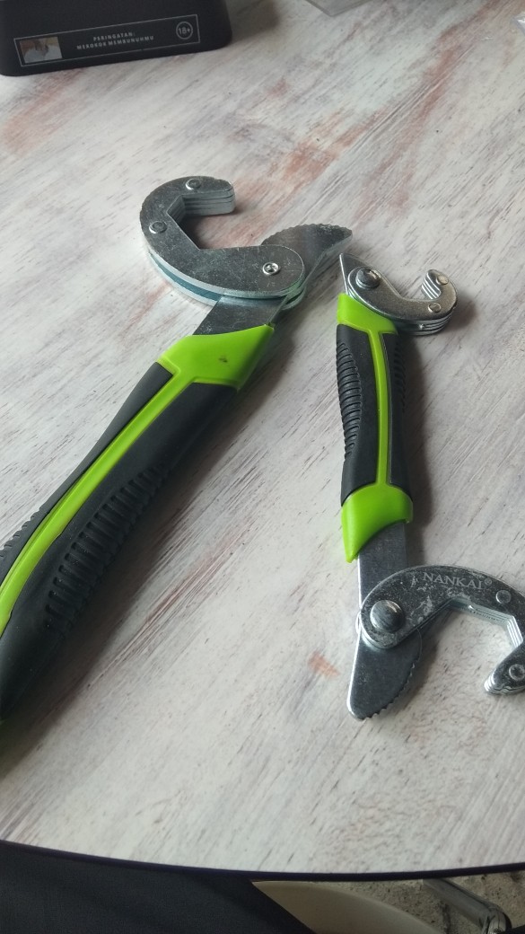 Kunci Pas Inggris Serbaguna Snap N Grip Universal Wrench