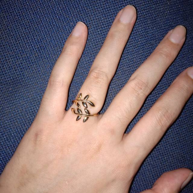 

Leaf Ring (Limited)