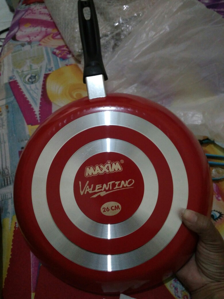 Frypan Maxim Valentino Dengan Diameter 26 Cm Dapat Digunakan Serbaguna Untuk Kebutuhan Penggorengan