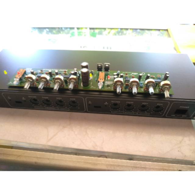 Box dan kit Audio prosessor
