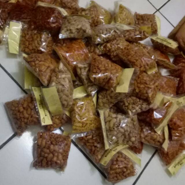 

Makroni Bantet dan Makroni Uril