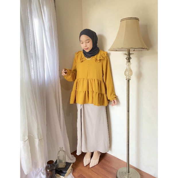 Rima Colar Ruffle Blouse