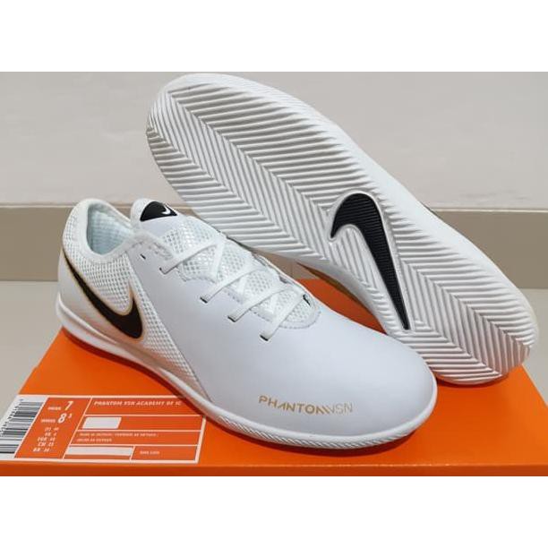 FUTSAL SHOES ORIGINAL GRADE SEPATU FUTSAL NIKE PHANTOM VSN ACADEMY DF IC WHITE GOLD KUALITAS PREMIUM