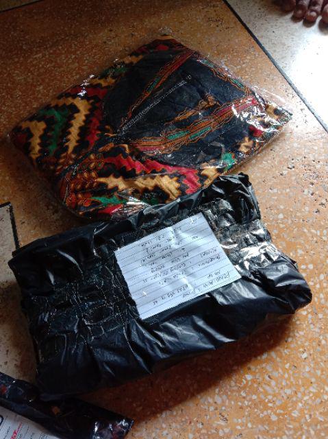 Blazer Batik Motif Monochrome Garis