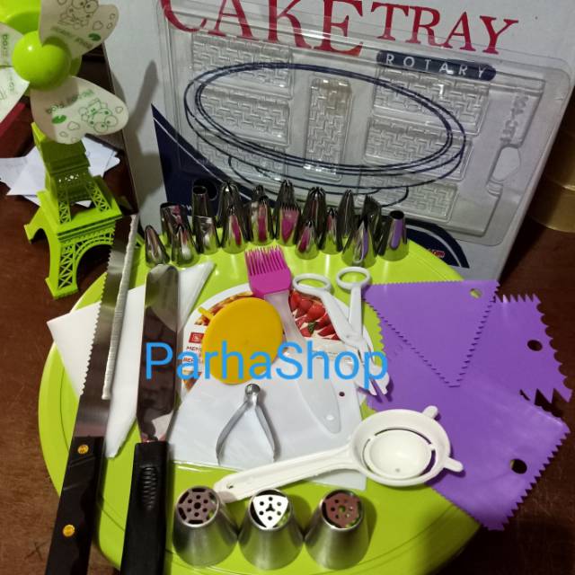 

Paket Dekorasi Kue Tart Ultah (P17)