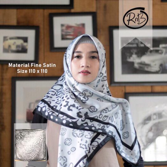 Hijab Jilbab Segi empat By yasmina Scraff Motif Hitam Macan Tutul/ Leopard ( 07 )