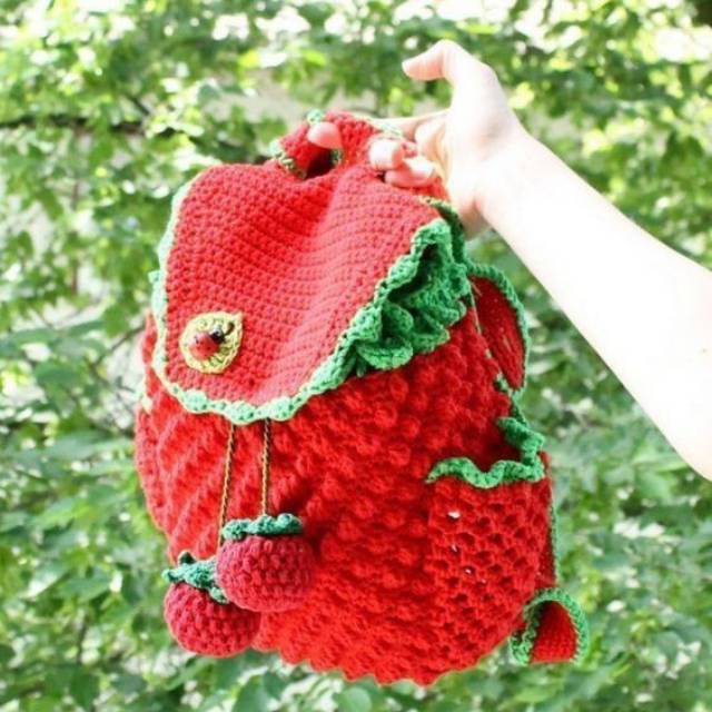 Ransel dan tas rajut strawberry themes