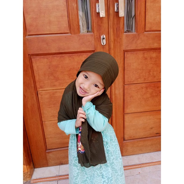 Hijab Bergo Plisket Anak Motif Premium