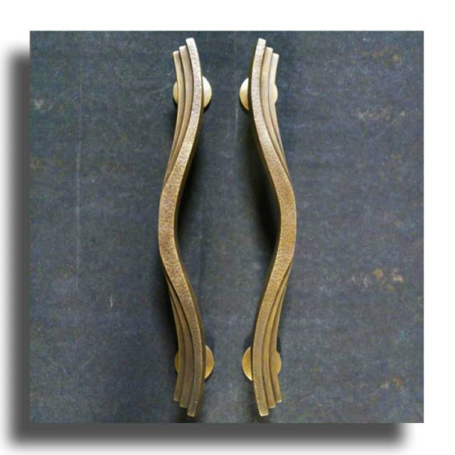 HANDLE PINTU KUNINGAN MODEL KIPAS 02