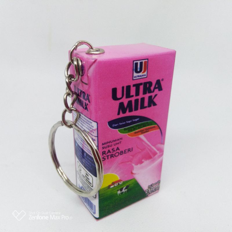 GANTUNGAN KUNCI UNIK MURAH MINIATUR KOTAK MINUMAN-Ultramilk Strawberry