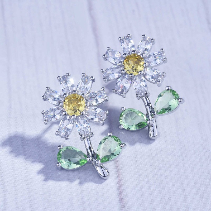 Anting Stud Desain Bunga Aster Krisan Kecil Bahan Karbon Berlian Untuk Perhiasan