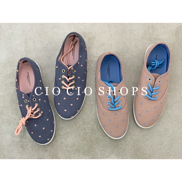 SEPATU URBAN &amp; CO