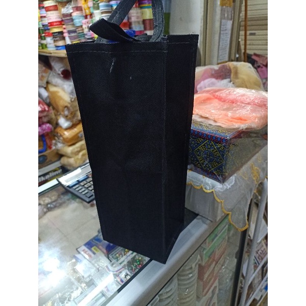 

tas kain botol warna hitam bisa buat wine isi 12 pcs