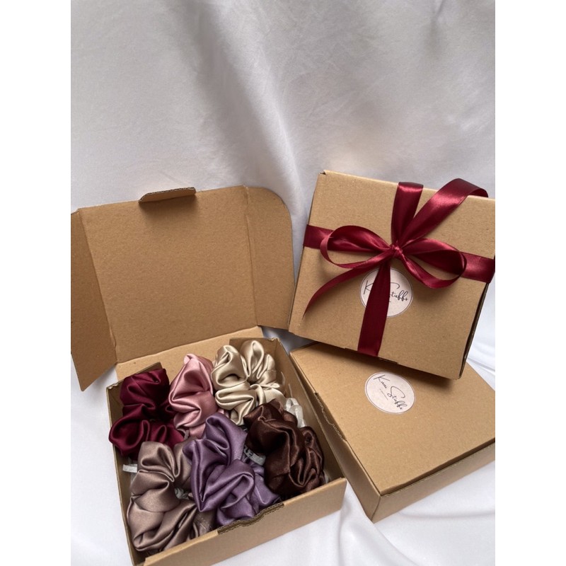 Scrunchies Hampers•Hampers Wisuda•Kado ulangtahun lucu•Kado wisuda•GIFT BOX