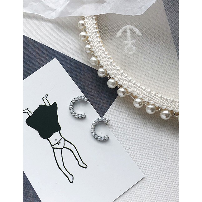 LRC Anting Tusuk Fashion Semicircular Pearl-studded Earrings D27873