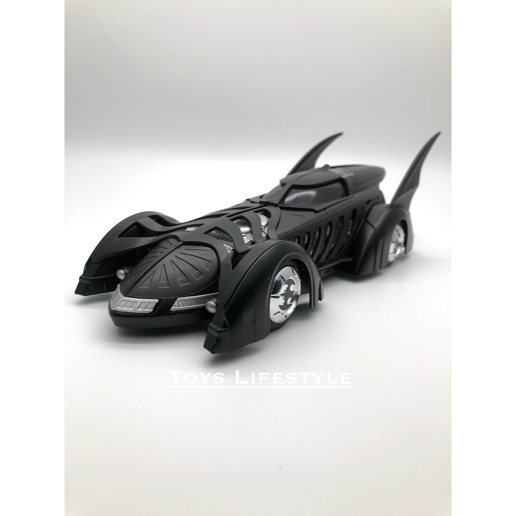 Jada Batman Forever 1966 Batmobile Figure Skala 1:24