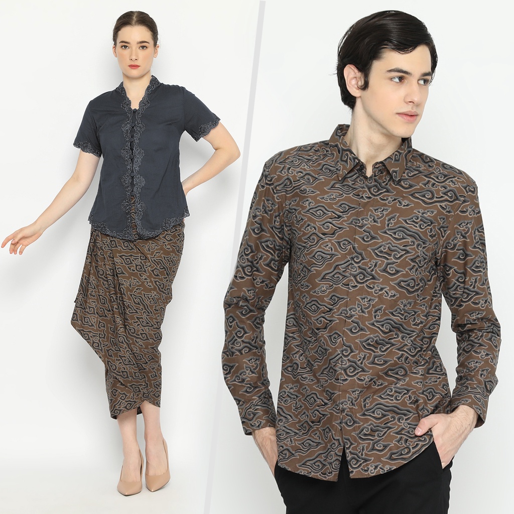 BATIK COUPLE MODERN  Kemeja Rok Lilit Instan Batik Pria Lengan Panjang Slimfit Premium Mega Mendung Coklat Hitam 723640 Cap 72 - Baju Kemeja Atasan Pakaian Batik Couple Cople Pria Cowok Laki Laki Remaja Keluarga Lengan Panjang Modern Slimfit Kekinian