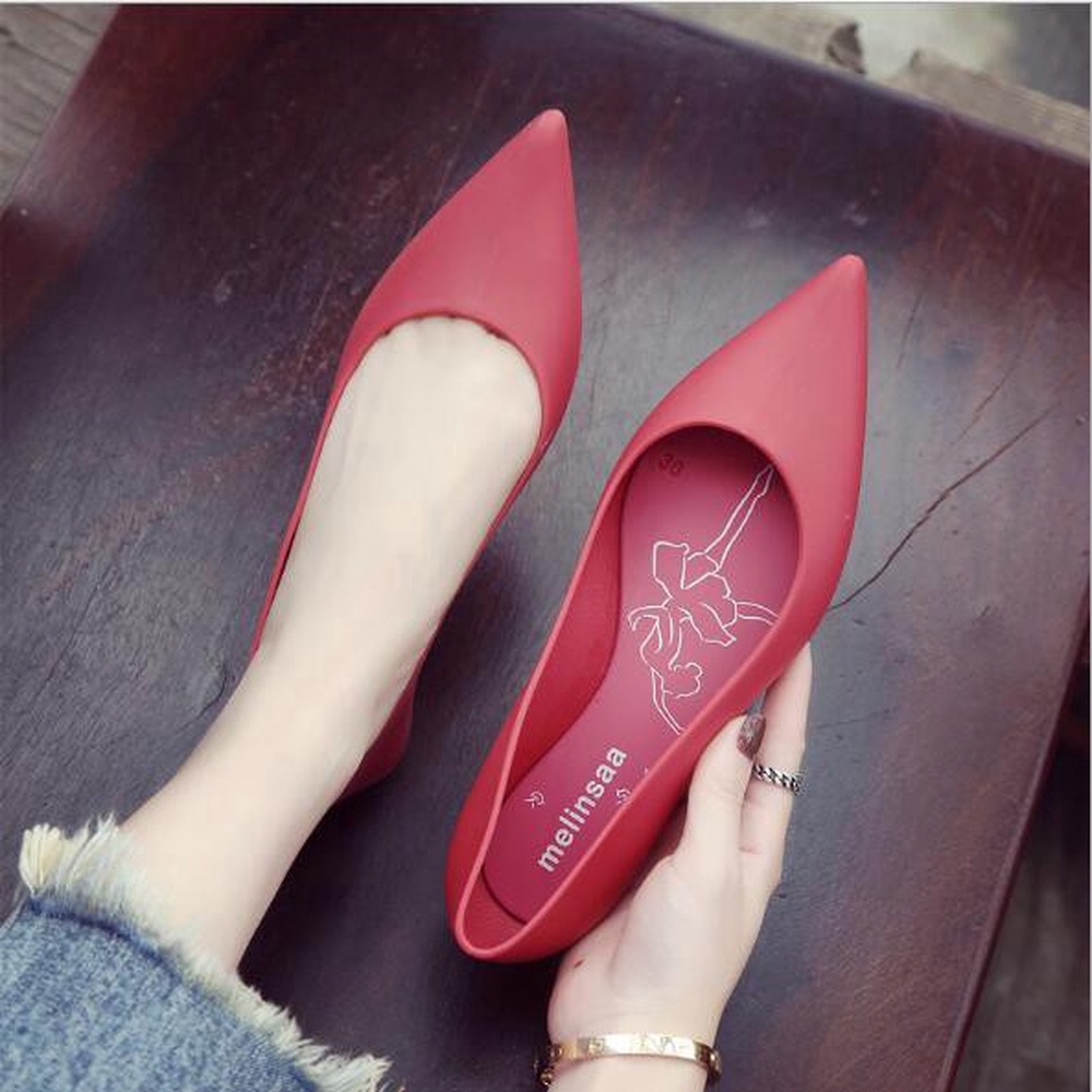 pointed toe jelly flats