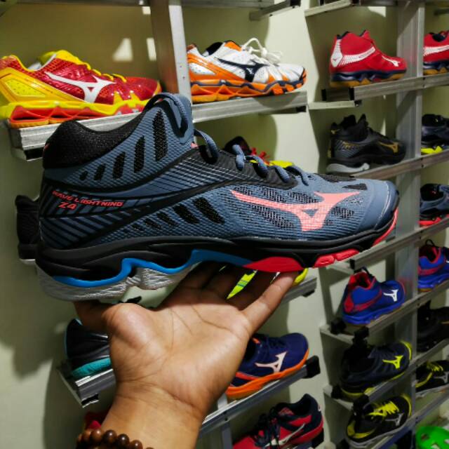 sepatu mizuno wlz 4 biru original. voli
