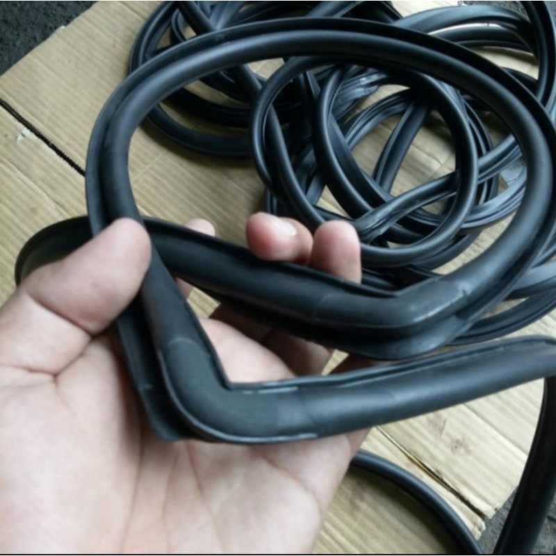 Karet pintu balon Mitsubishi Lancer SL