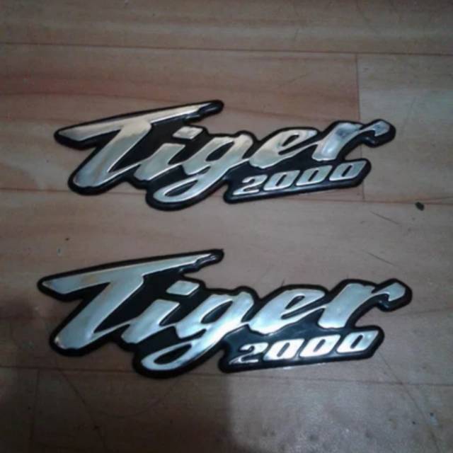 Emblem tank tiger 2000