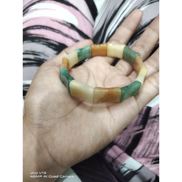 gelang tangan  batu giok