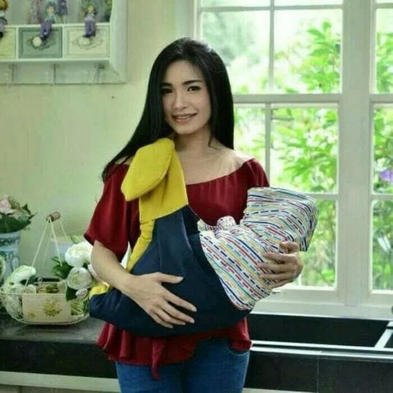 GENDONGAN BAYI 7 POSISI Gendongan Hipseat Dialogue 7 Posisi  Gendongan Bayi Depan Hipseat Champion Glazy Sparkle Leon Series