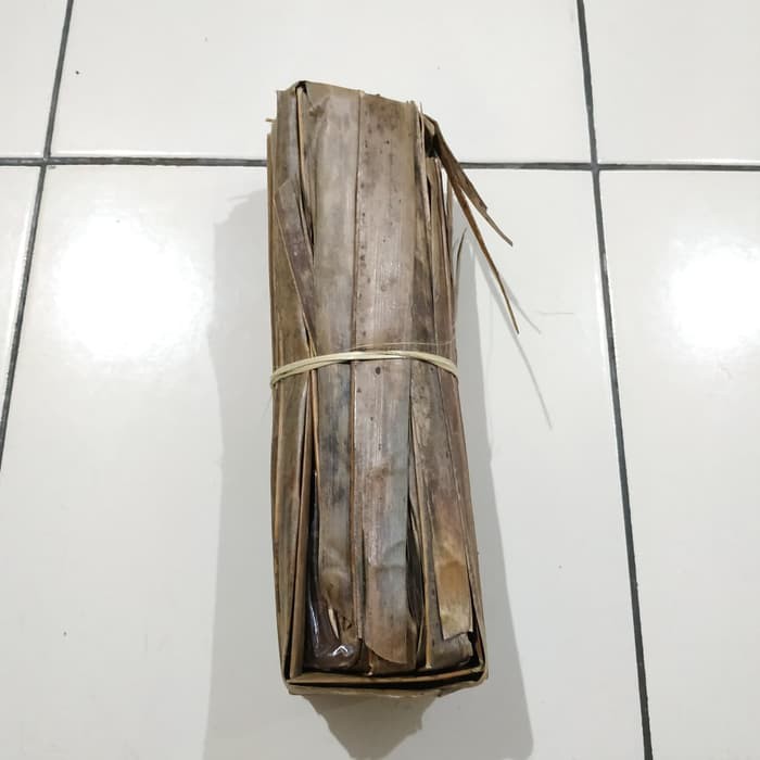 

Gula Aren Murni Kiloan 1 kg Bungkusan Daun Aren
