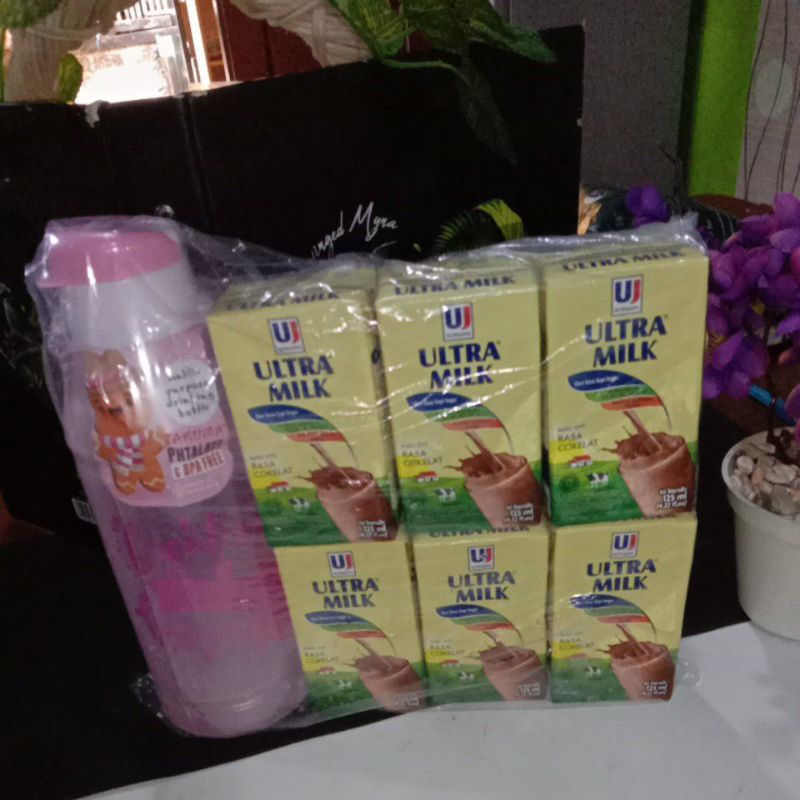 

6 pcs Susu kotak Ultra milk 125 ml Free tempat minum