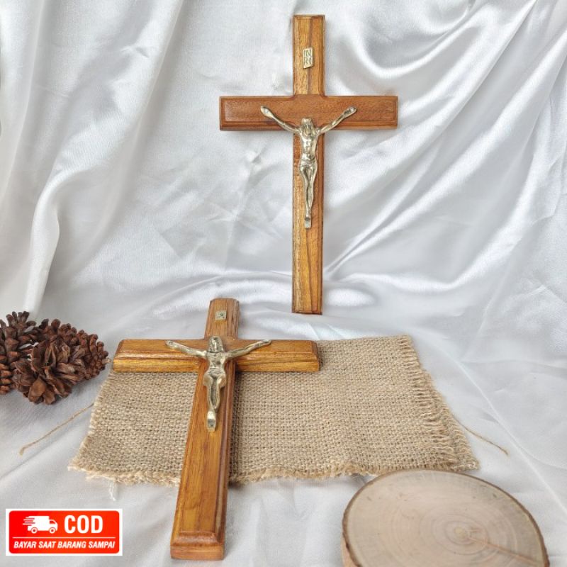Salib Gantung Katolik Kayu Kuningan Courpus Yesus Pajangan Dinding Salib Gantung kayu patung Yesus I