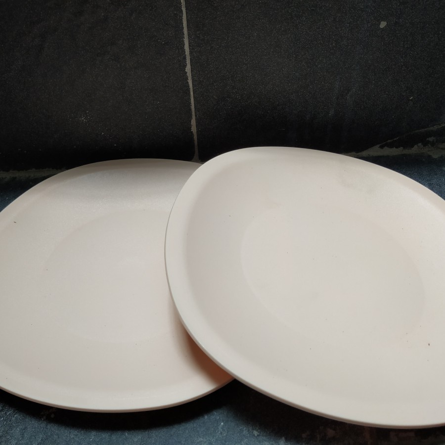 Tupperware Piring Makan