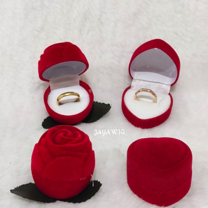 Tempat Cincin Atau Kotak Cincin Warna Merah