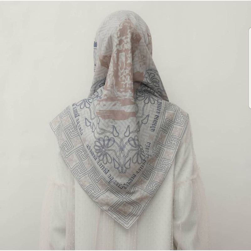 Janma Scarf by RESTU ANGGRAINI