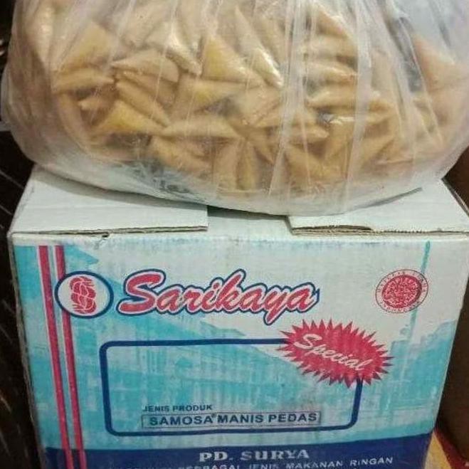 

Dijual Samosa Kering Manis Pedas Cap Sarikaya/ 1 Dus Isi 3Kg Terlaris