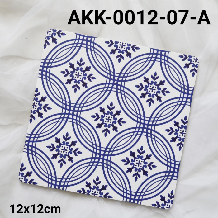 

GR-AKK-0012-07 CAKE BOARD TATAKAN ALAS KUE KOTAK 12CM PORCELAIN BERKUALITAS