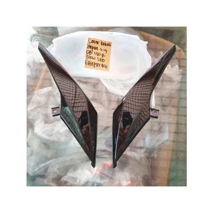 Narita - Kuping Lampu Depan CB150R New Hitam (CB 150 R New LED)(Kanan Kiri)