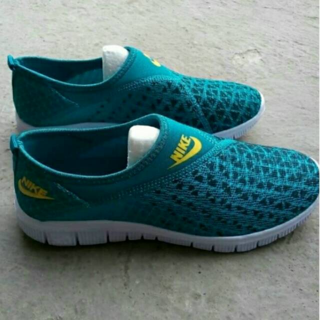 NIKE Slip On Man Dark Green / sepatu dewasa