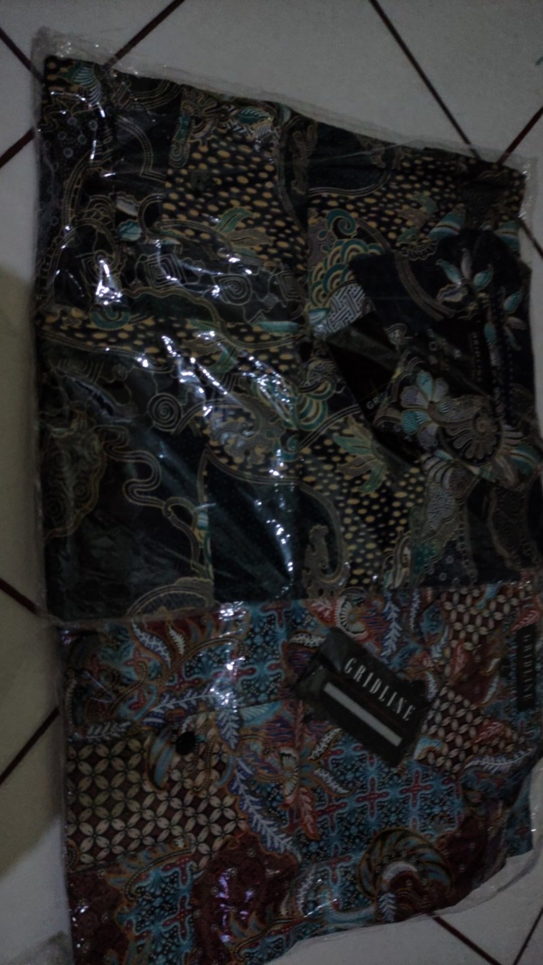 [gridline - R046 Grey] Kemeja Batik Pria Katun Lengan Pendek Regular