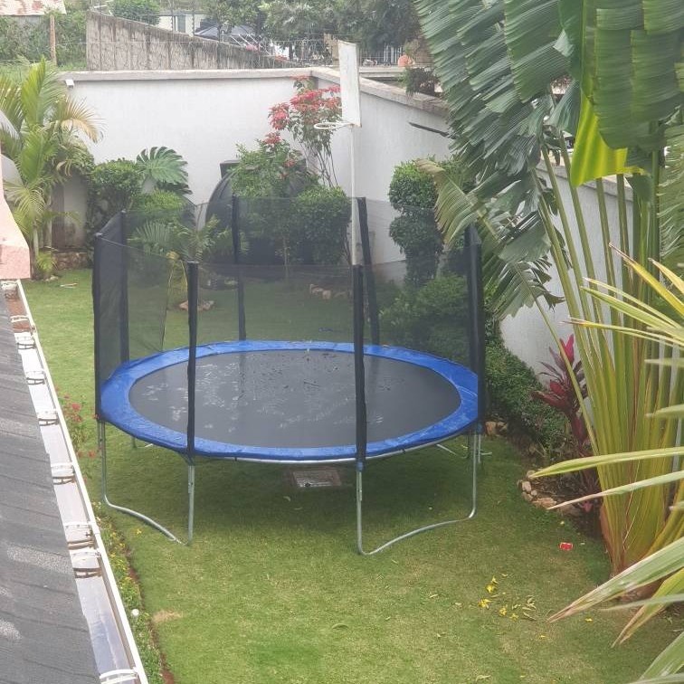 trampoline 10 feet ( diameter 3 meter )