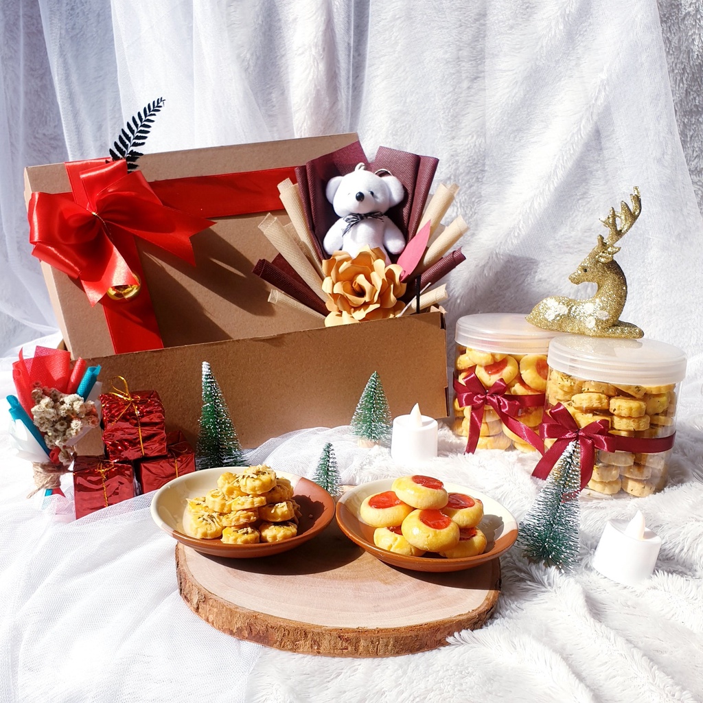 READY Hampers Natal/Hadiah Christmas/Parcel Kue Kering/Chiffon Cake Semarang/Hampers Semarang/Parcel Semarang