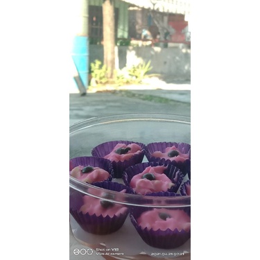 

kue kacang coklat stroberi