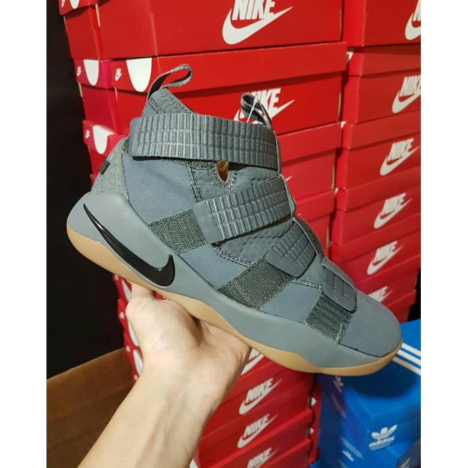 Sale Sepatu Nike Lebron 12 Dark Grey Premium Original / Sepatu Basket Nike