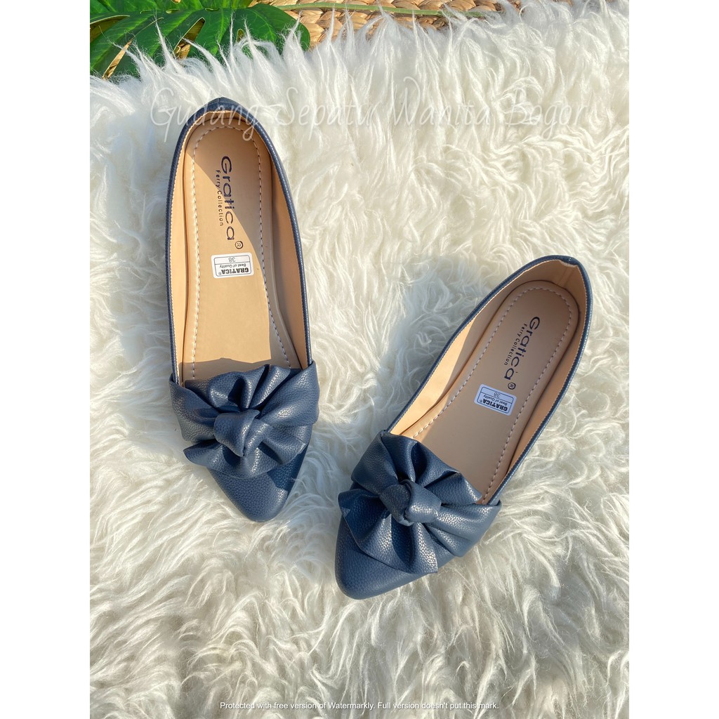 Gratica Sepatu Wanita Flat Shoes Lancip Carla AW 073