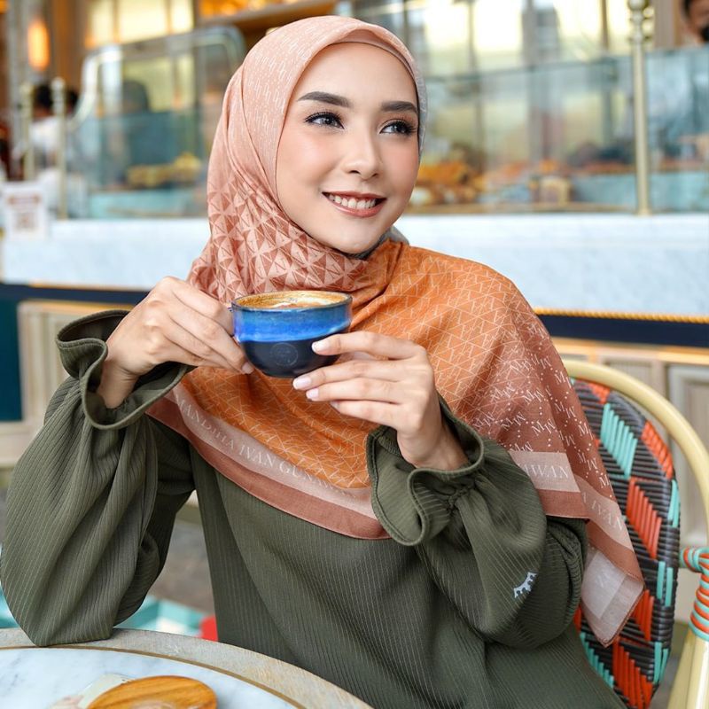 Mandjha Ivan Gunawan Hijab - Perfect Gradation Monogram Scarf
