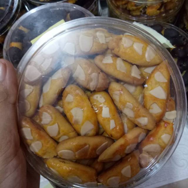 

Cookies almond cheese keju original