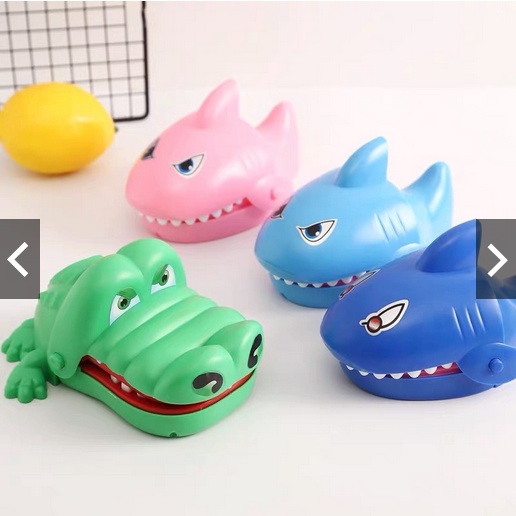 MAINAN BUAYA GIGIT SINGA GIGIT HIU GIGIT MAINAN KELUARGa