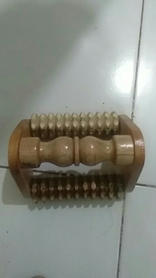 Alat Pijat Refleksi Punggung Tradisional Kayu Sonokeling 2 Roll