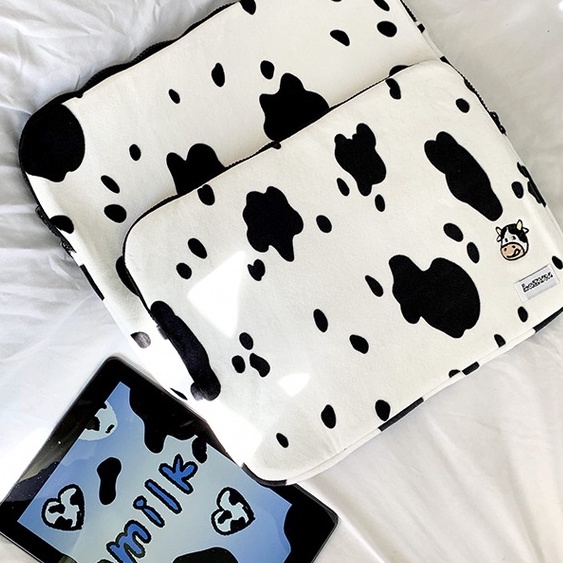 Sleeve Pouch Sarung Tas Bag Case Ipad Tab Tablet Macbook Air Pro Laptop Asus Acer Lenovo HP Huawei 11 12 13 14 15 inch Motif Gambar Sapi Cow Milk Warna Hitam Putih Lucu Cute Murah Korean Model