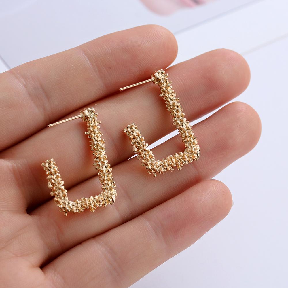 1 Pasang Anting Juntai Drop Bentuk Bulat Warna Silver / Gold Bahan Metal Gaya Bohemia Gothic