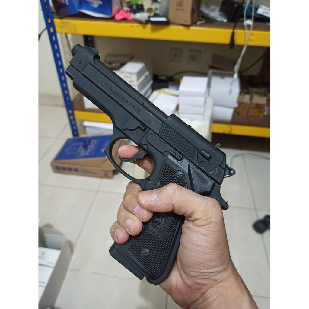 KoreK Api Pistol Bareta M9 Skala 1:1 Plus Pajangan Stan